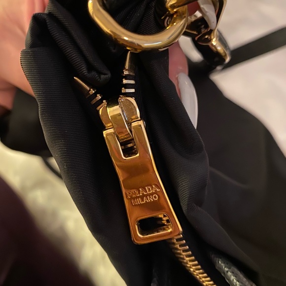 Prada authentic bag - Picture 5 of 8